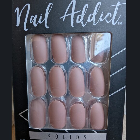 Ardell Nail Addict Solids Press-On Nails – Nude Matte (28 Nails) - Picture 3 of 4